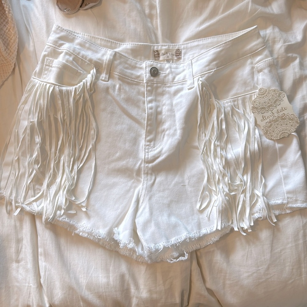 Never worn tags on, Altard State white jean cowgirl shorts, size medium